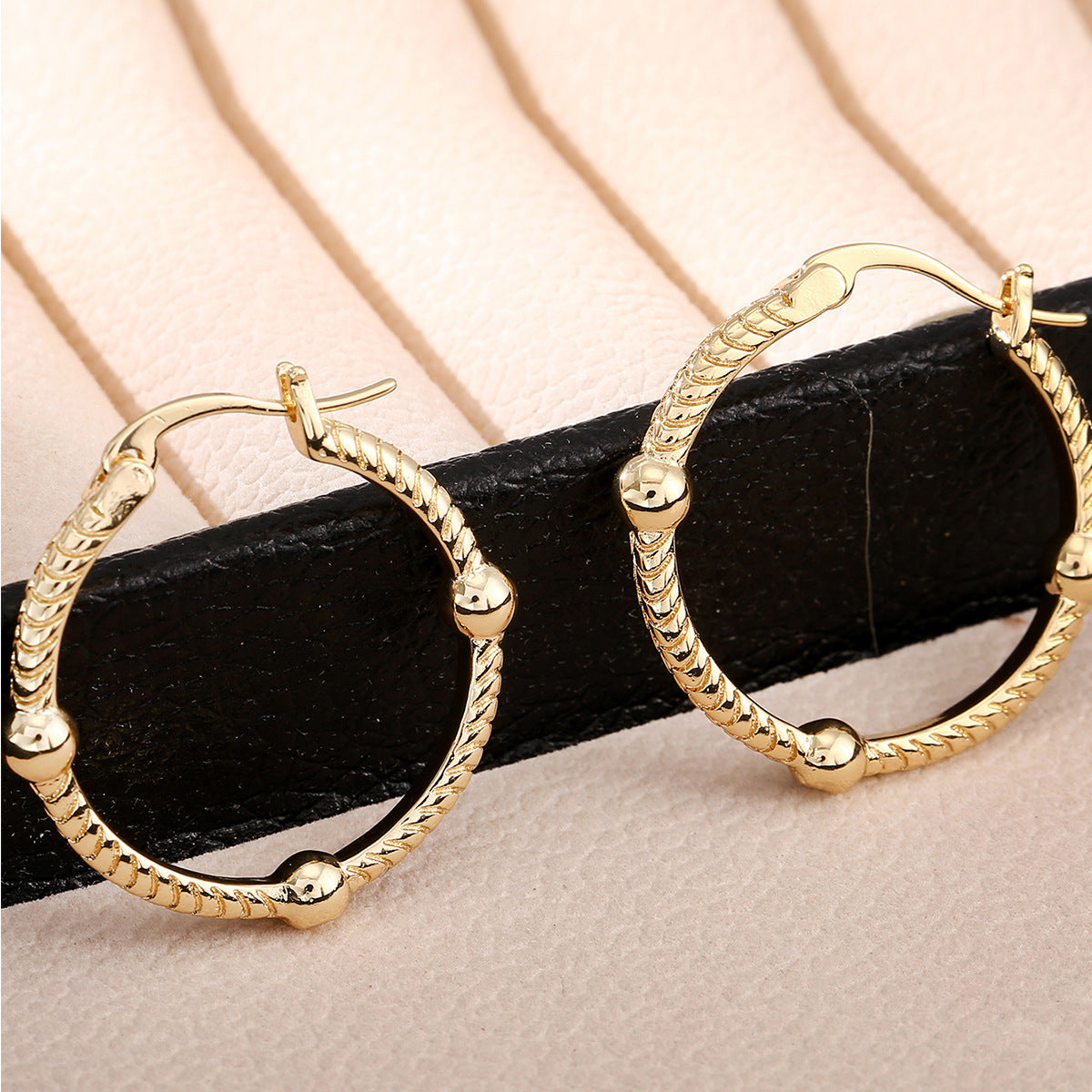 European And American Style Retro Atmospheric Geometric Round Big Ear Ring